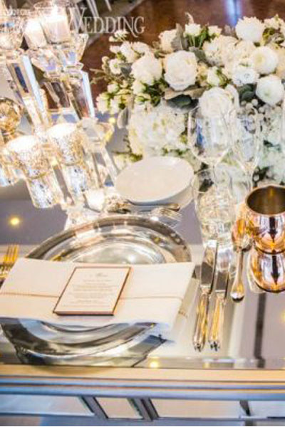 ask-the-expert-wedding-styling-and-decoration-winter-wedding-white-and-gold-3 table